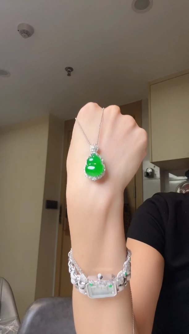 吊坠(不含链)18K金镶嵌翡翠天然翡翠吊坠