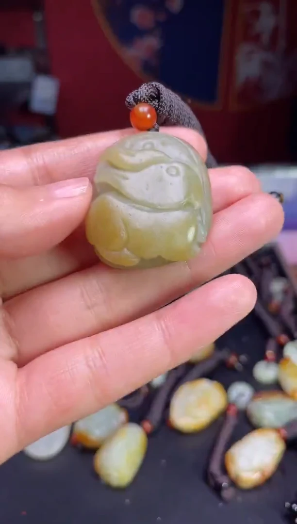 颈饰未镶嵌和田玉1