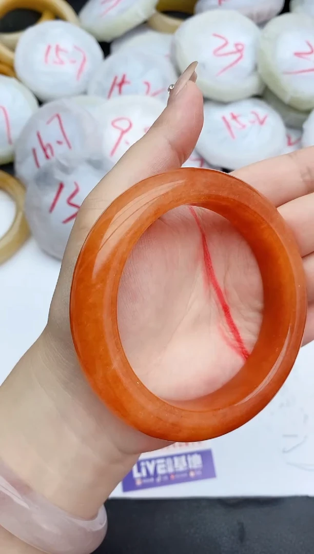 石英质玉手镯未镶嵌288+64/65