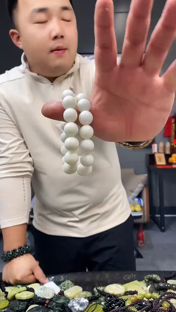 未镶嵌蛇纹石玉其他天然岫玉（多样性发其中之一）