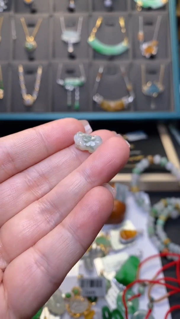 颈饰未镶嵌翡翠净货40079