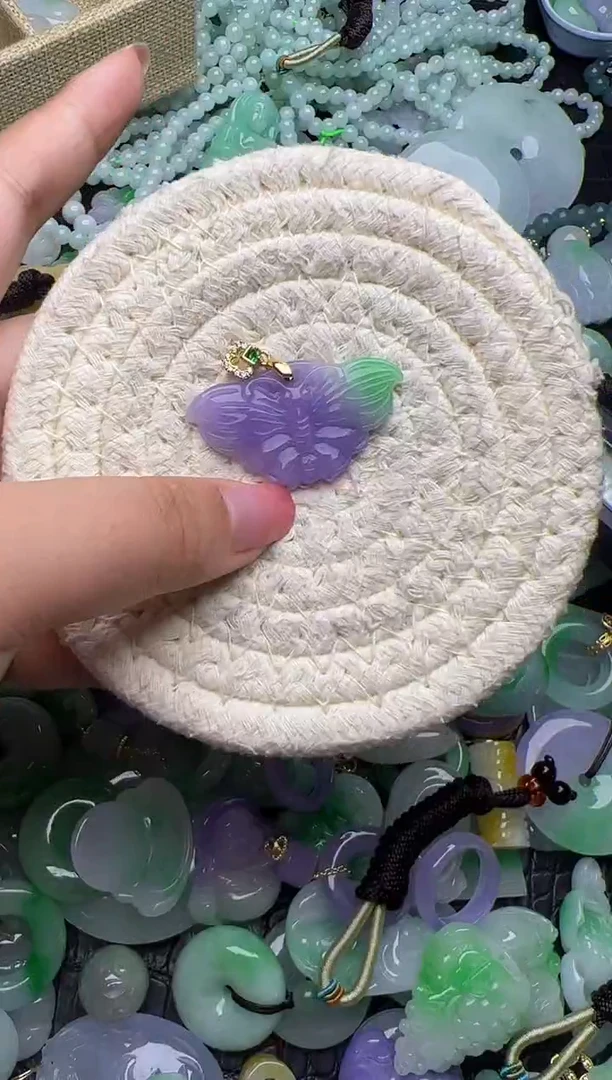 翡翠未镶嵌颈饰天然缅甸翡翠吊坠