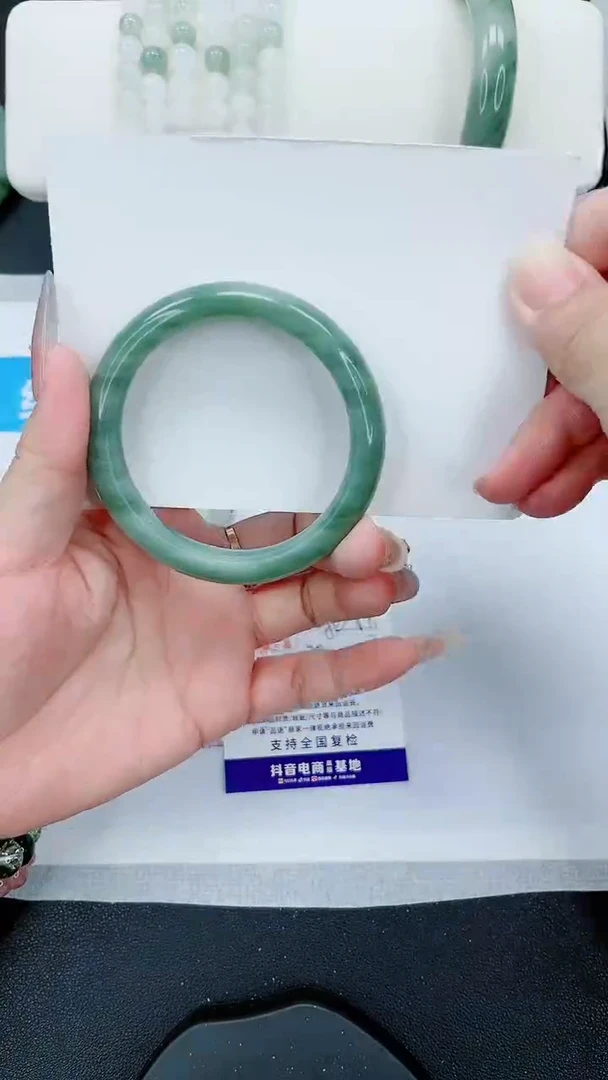 【闪购商品】石英质玉手镯未镶嵌177号/54-55圈