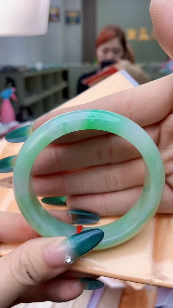 【闪购商品】翡翠手镯未镶嵌0112371265