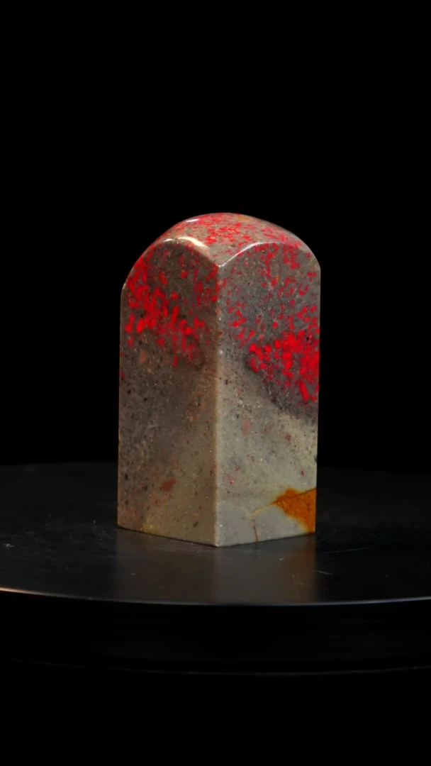 鸡血石梅花鸡血石