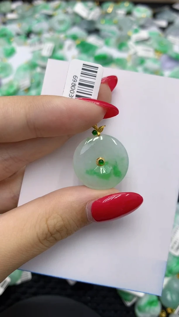 翡翠18K金镶嵌颈饰1111111111111