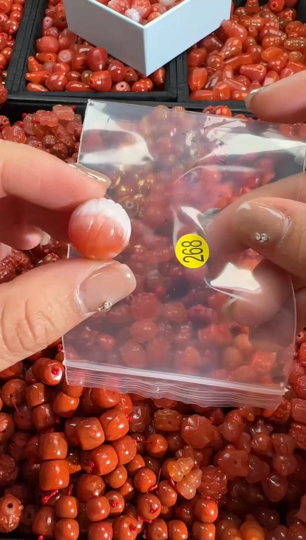 【闪购商品】南红玛瑙颈饰未镶嵌1