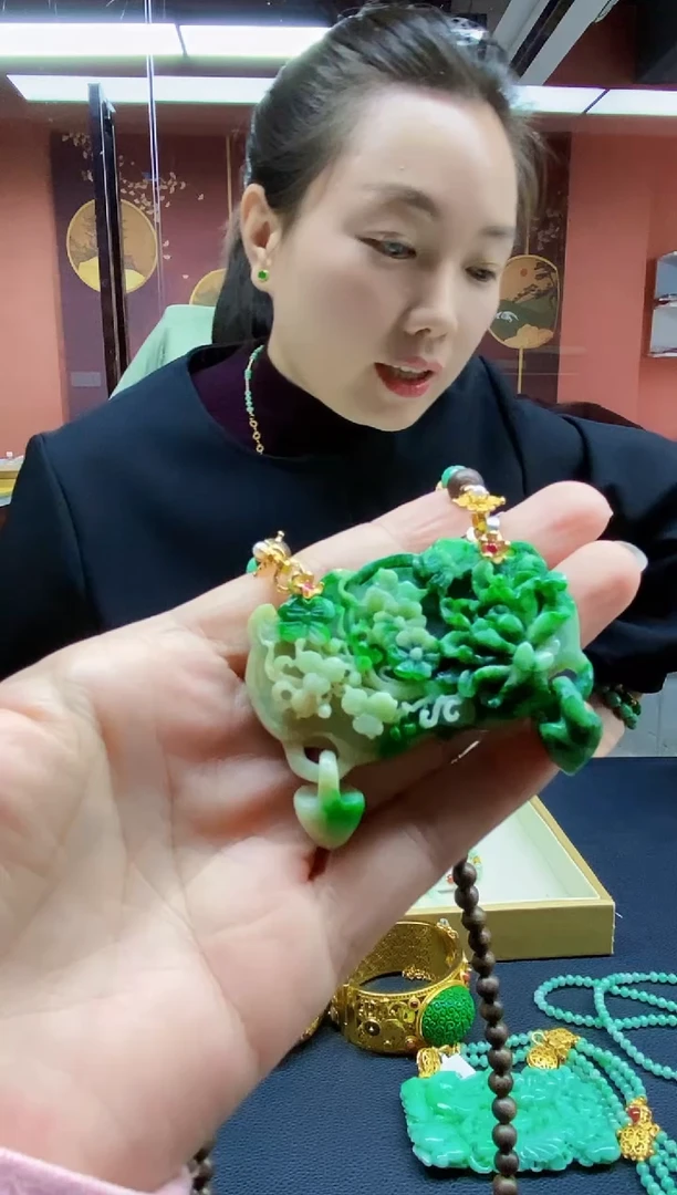 颈饰未镶嵌翡翠@**图翡翠吊坠