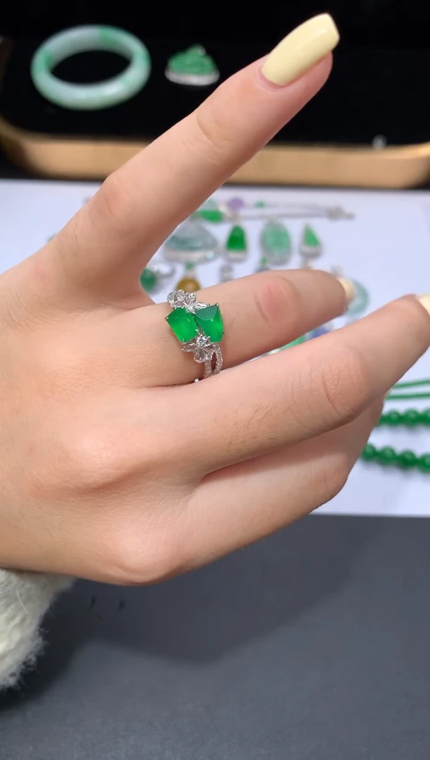 18K金镶嵌定制翡翠48小时鉴赏期 退货不扣服务费