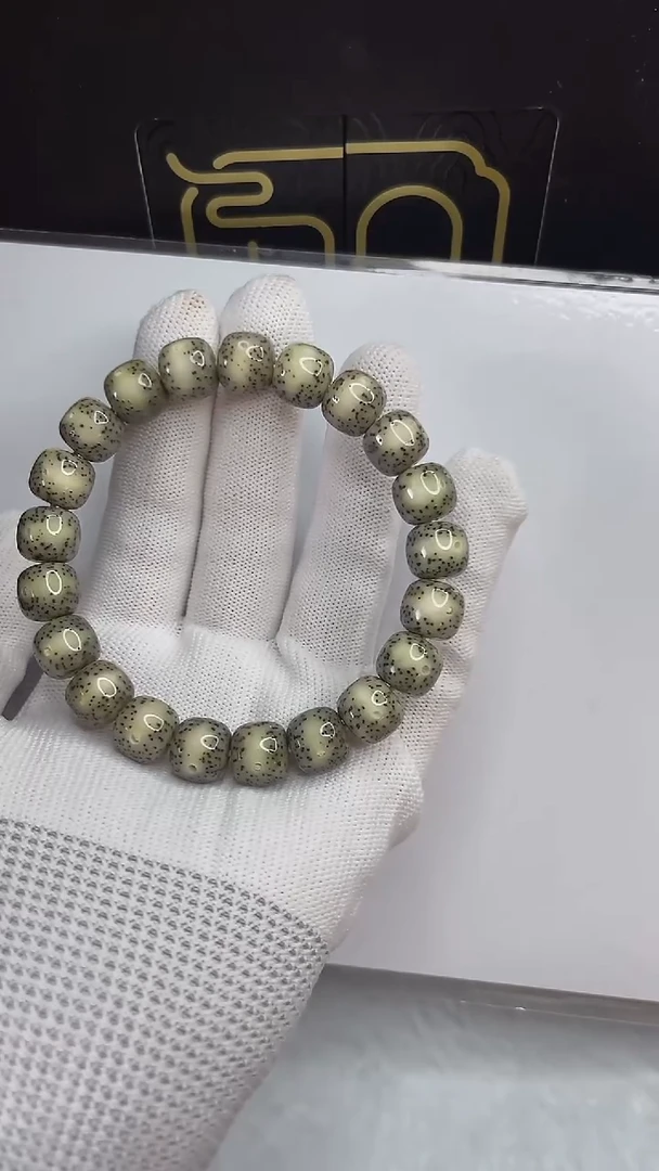 手串星月菩提小驼包11x10.c354