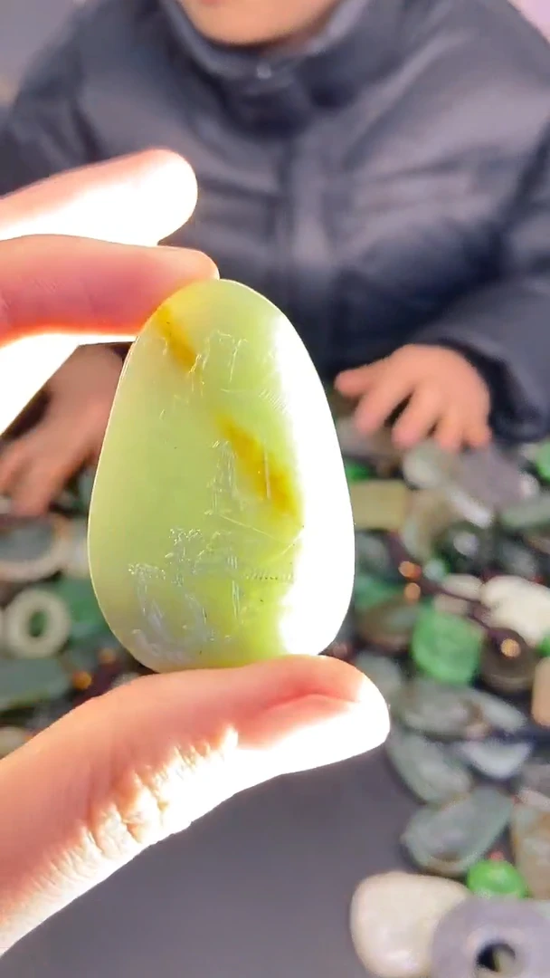 颈饰未镶嵌和田玉1