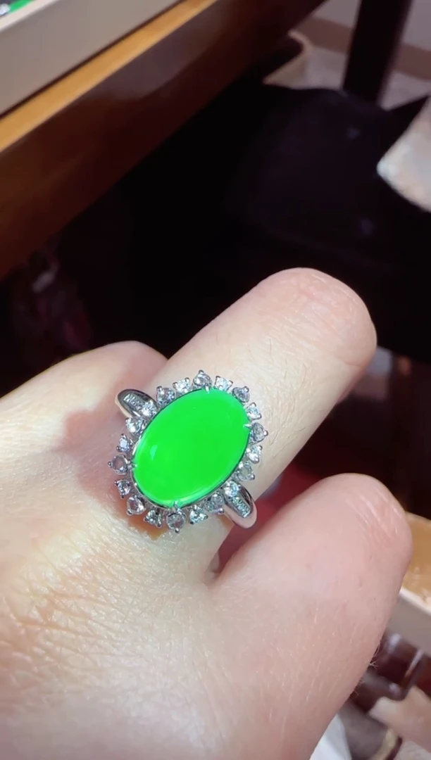 【闪购商品】翡翠戒指18K金镶嵌方糖