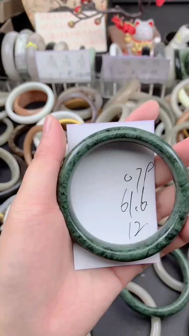 未镶嵌手镯石英质玉079