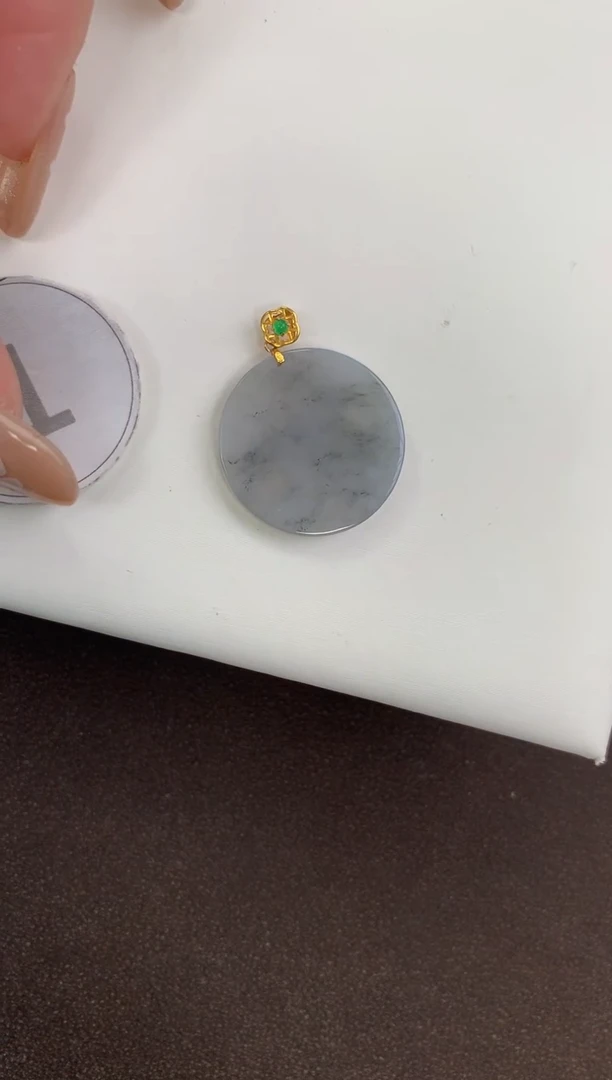 颈饰18K金镶嵌翡翠天然缅甸a货翡翠(多样性发其一)