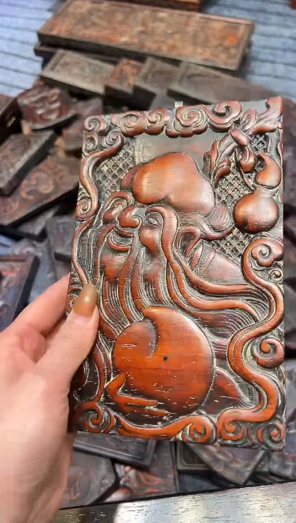 木紫檀雕刻一物一拍