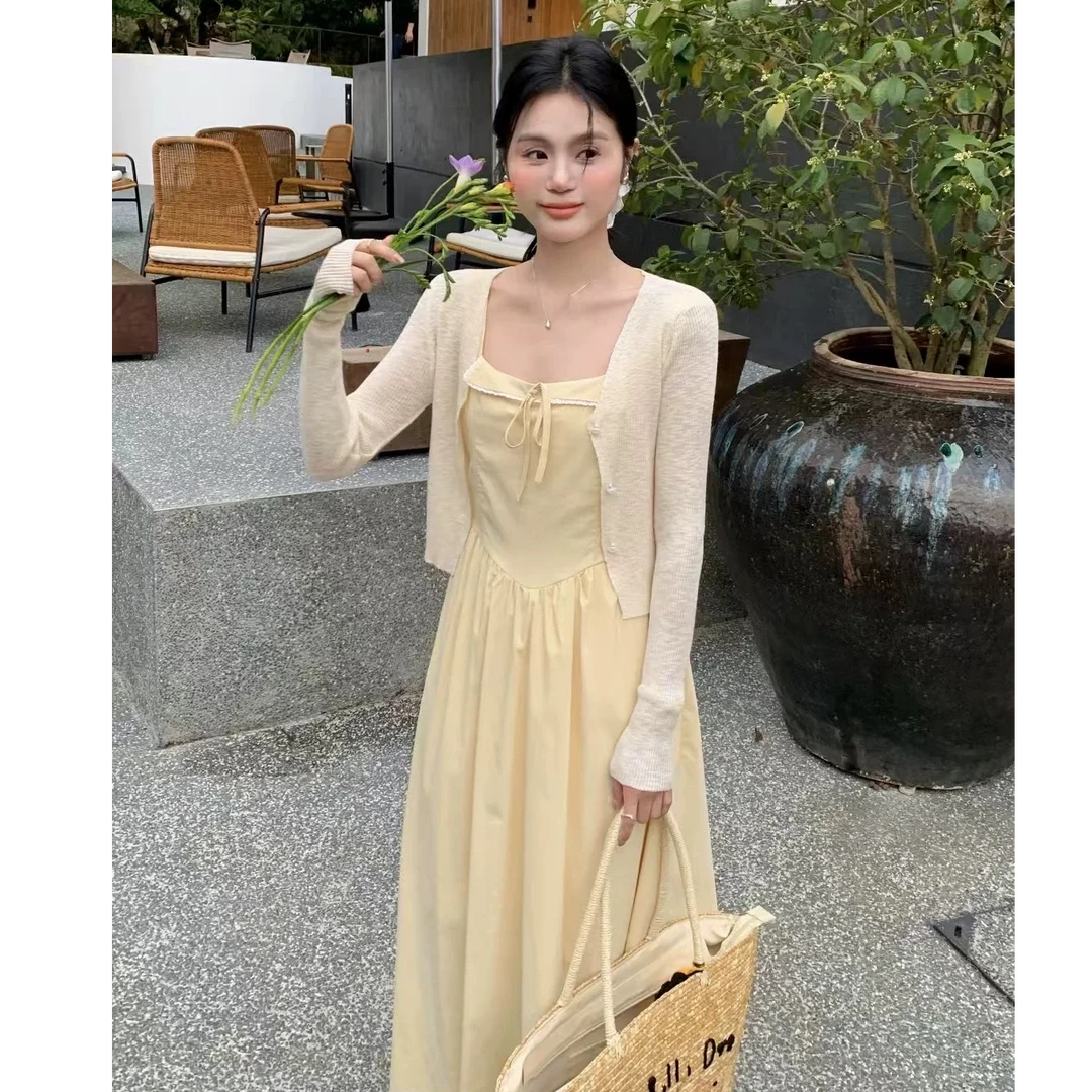 补贴运费8米 温柔初恋收腰显瘦蝴蝶结拼接方领吊带连衣裙女