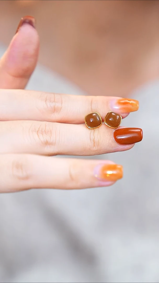 银S925镶嵌和田玉耳饰蛋面耳钉