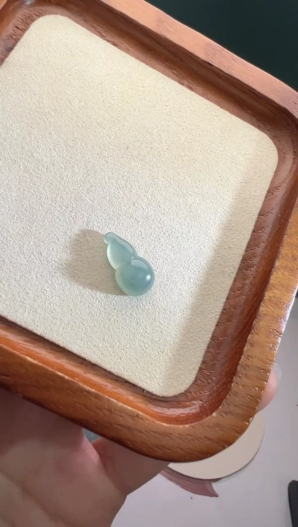 定制翡翠未镶嵌冰蓝葫芦