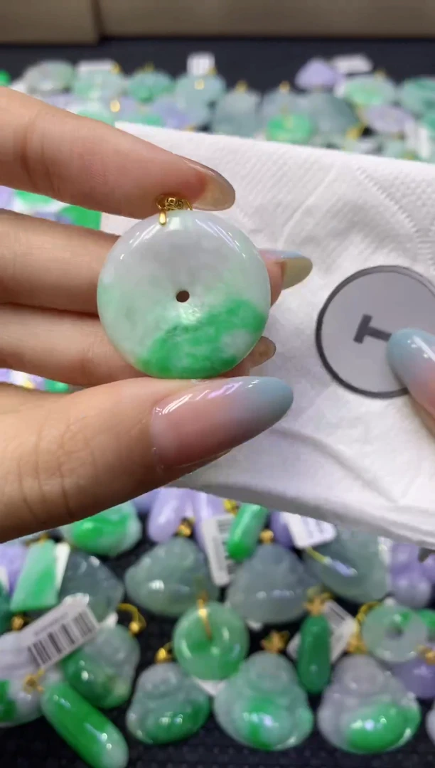 颈饰未镶嵌翡翠天然缅甸翡翠A货