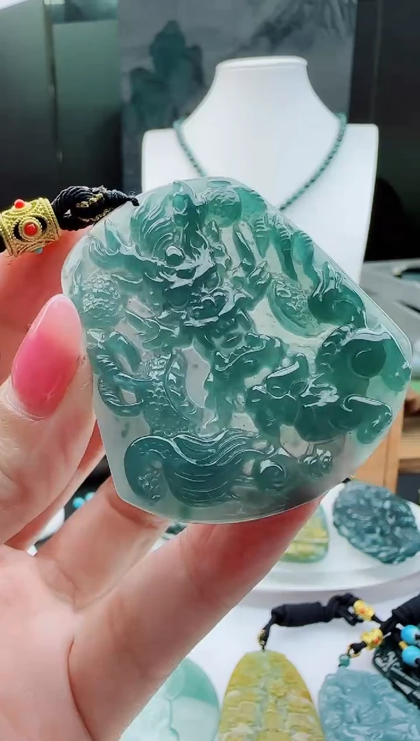 【闪购商品】翡翠颈饰未镶嵌多样性随机一件发货