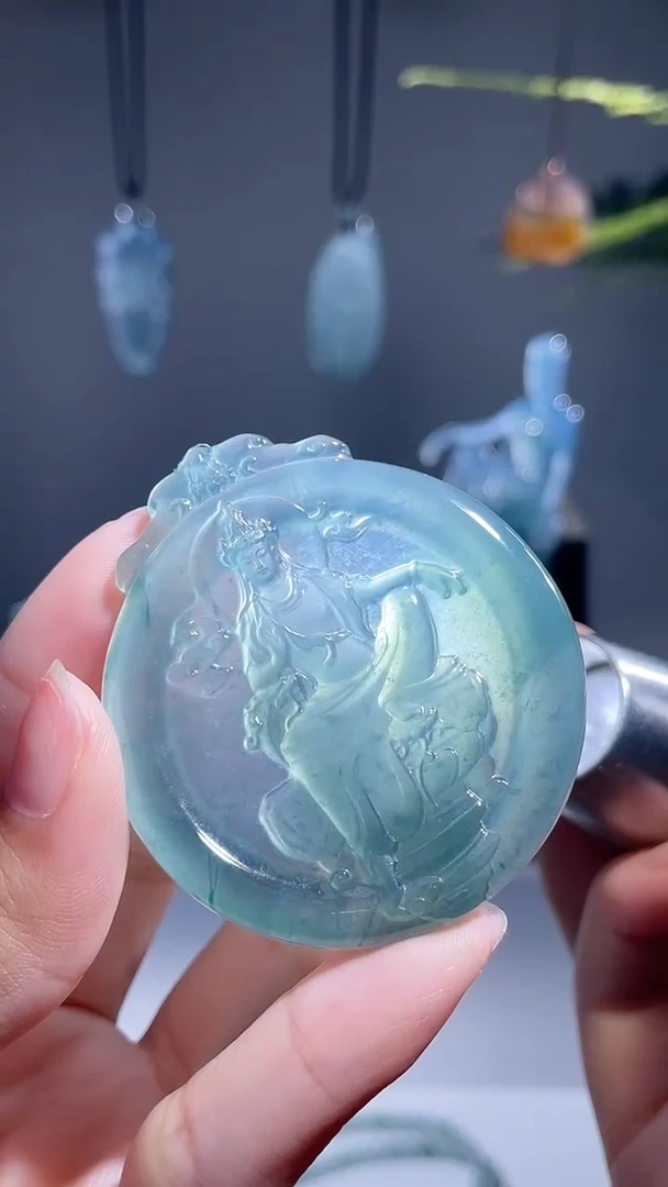 颈饰未镶嵌翡翠观音