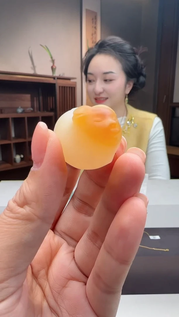 未镶嵌颈饰玛瑙/玉髓小飞猪