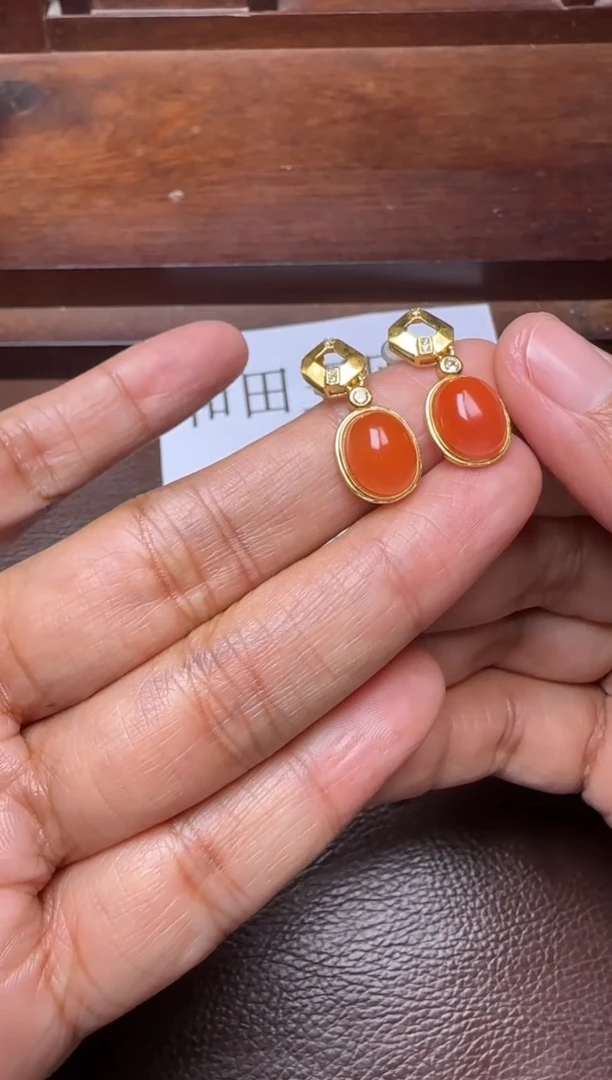 未镶嵌颈饰玛瑙/玉髓耳钉