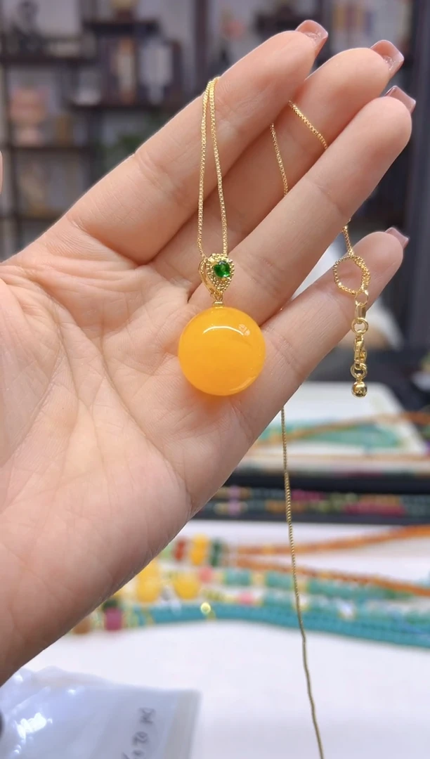 【闪购商品】蜜蜡吊坠(赠链)银S925镀金镶嵌D02