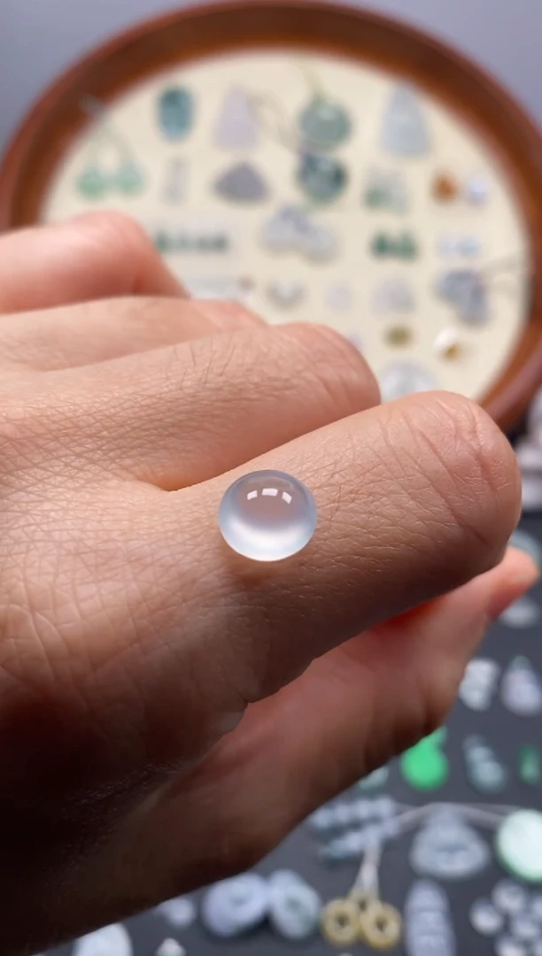 颈饰未镶嵌翡翠高冰蛋面/芬