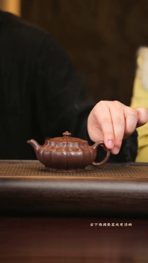 【闪购商品】紫砂茶壶ht 筋纹菱花 革紫泥