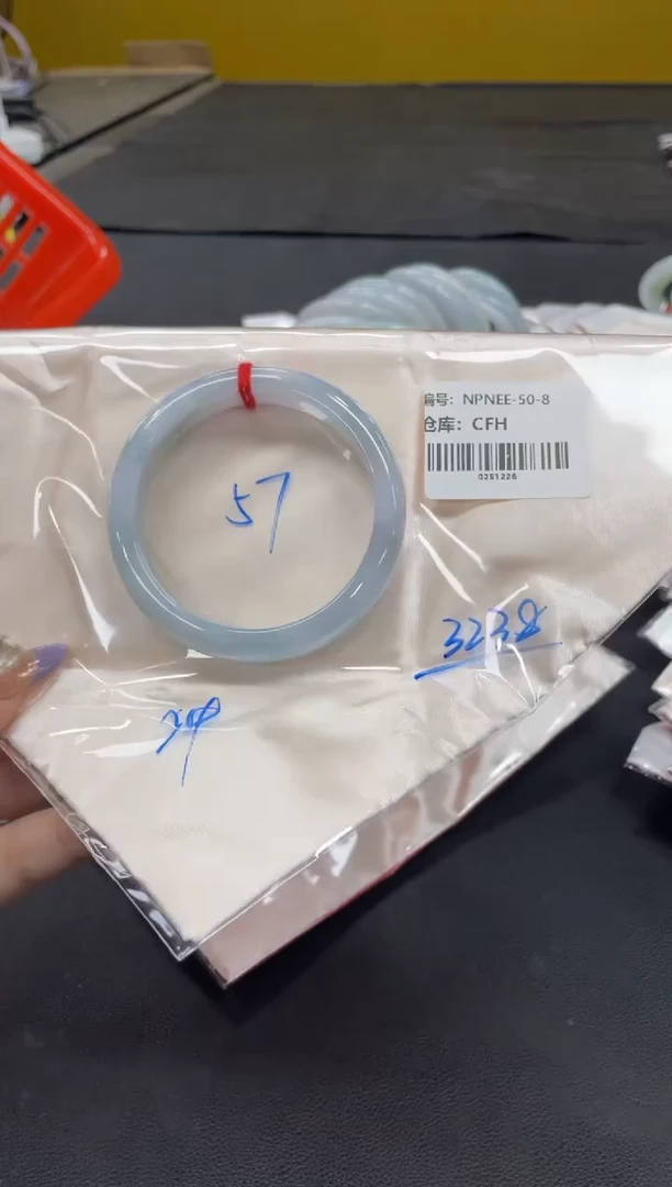 未镶嵌手镯翡翠翡翠手镯