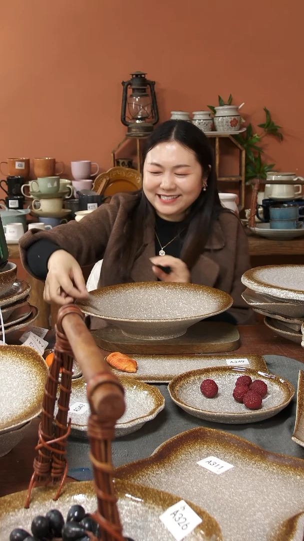 陶瓷A401  一只陶瓷粗陶超大斗笠碗可能微瑕