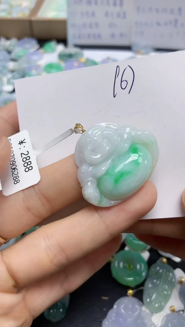 翡翠18K金镶嵌颈饰天然缅甸翡翠A货
