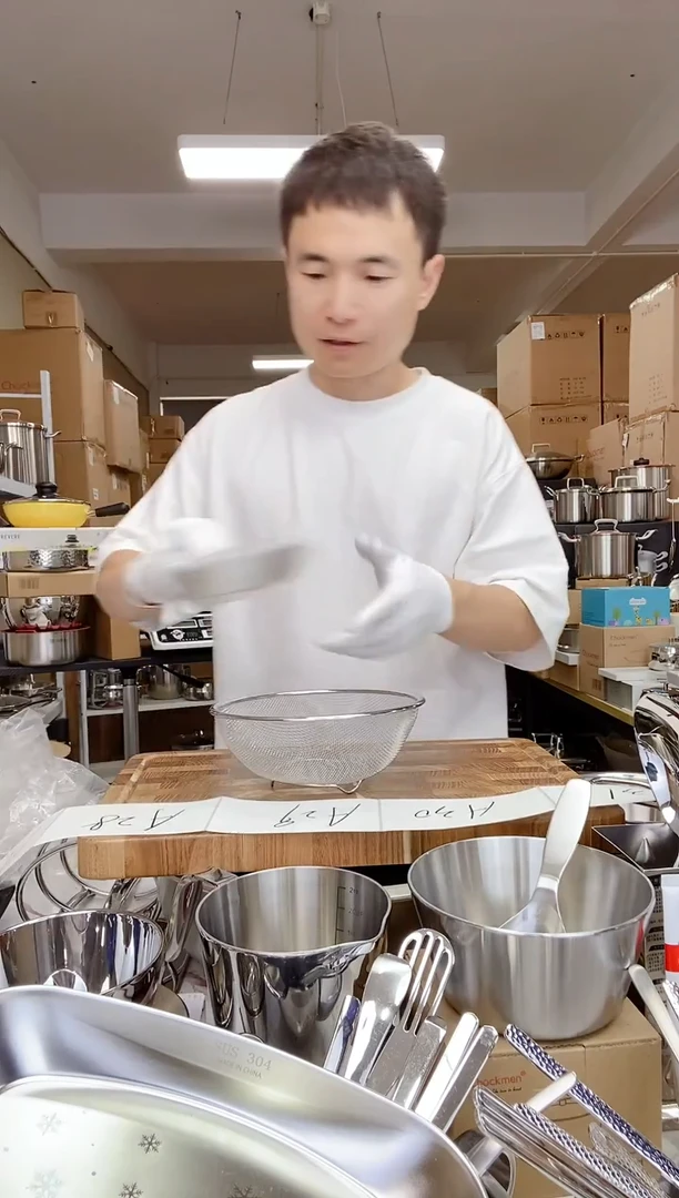 A27微瑕三脚网篮+酱料碟1个