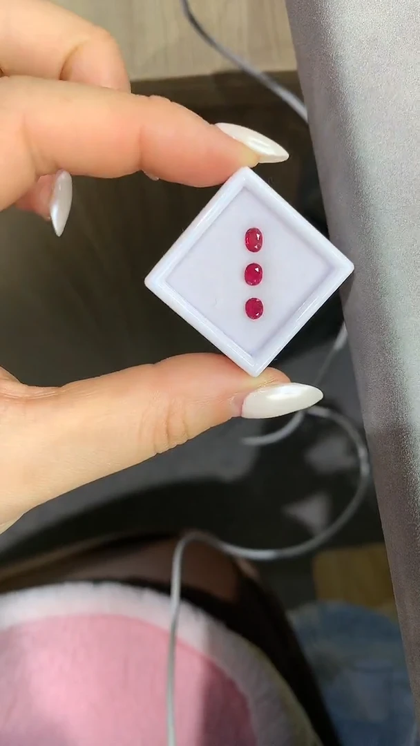 裸石红宝石可**宝红宝石裸石