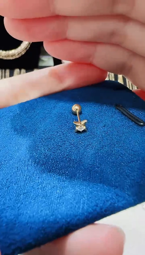 18K金镶嵌耳饰钻石单只星星耳钉