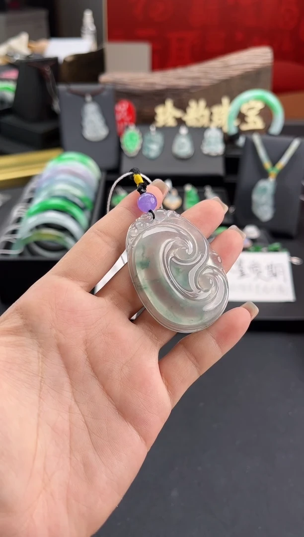 翡翠未镶嵌颈饰吊坠