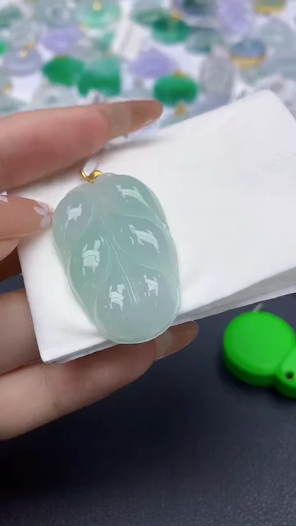 颈饰18K金镶嵌翡翠天然缅甸a货翡翠百元以上9元证书费自理