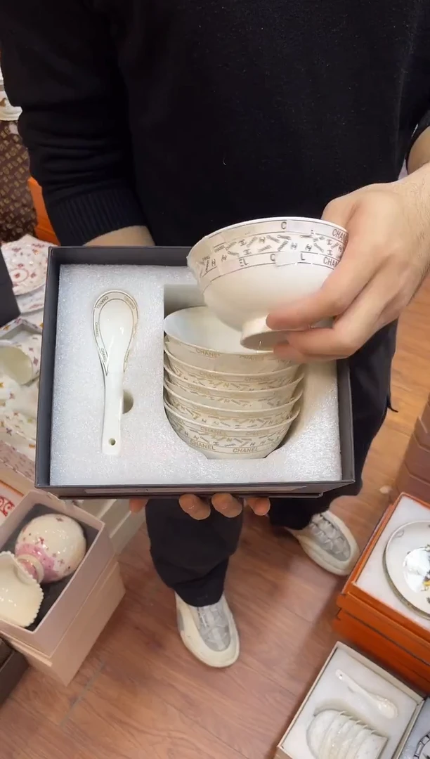 杯鸿辉家品牌瓷器，京东包邮！