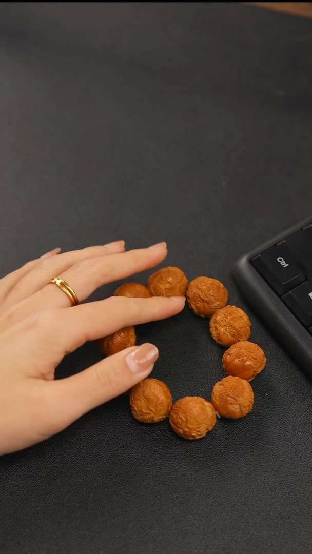 吊坠橄榄核秋*九龙