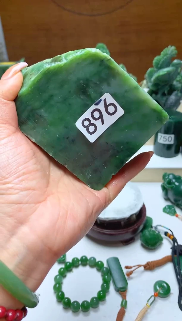 未镶嵌和田玉摆件1