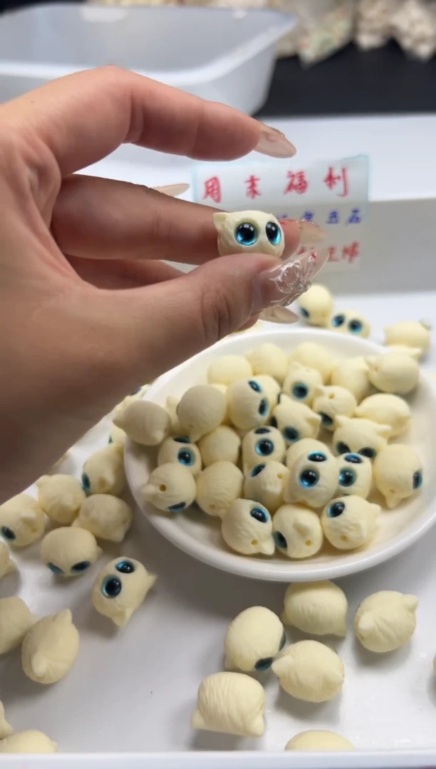 檀香木散珠w2703牙牙蓝眼猫头18*15mm*2个