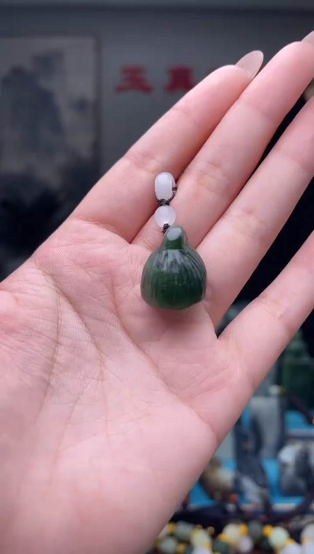 未镶嵌和田玉挂件1