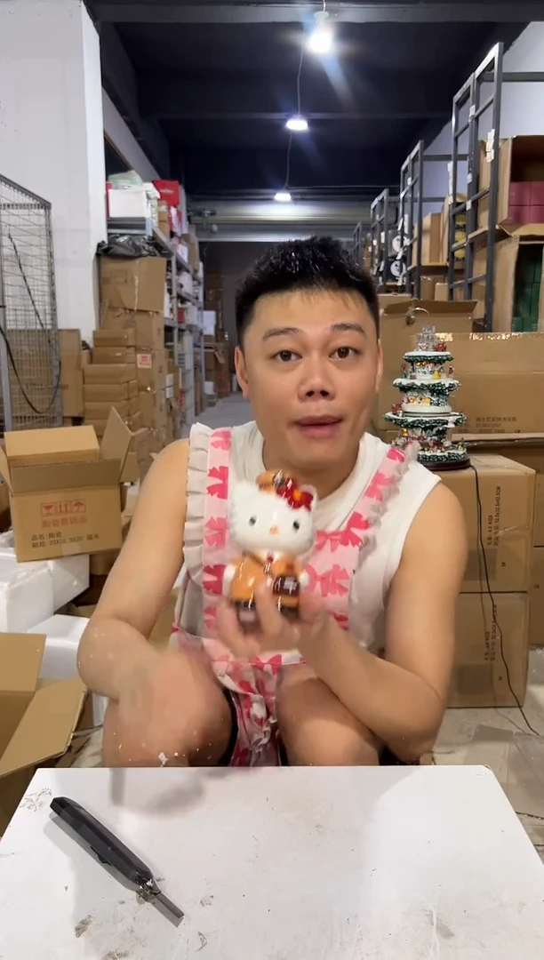 瓷片棕色kt猫邮递员存钱罐