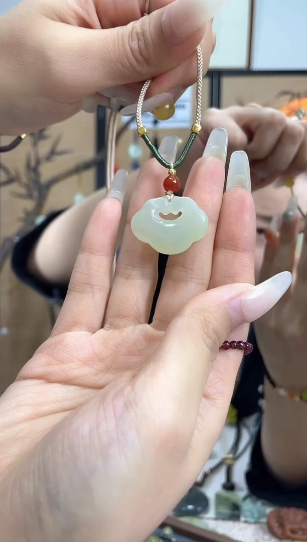 【闪购商品】岫玉吊坠未镶嵌多样性发货其中发一