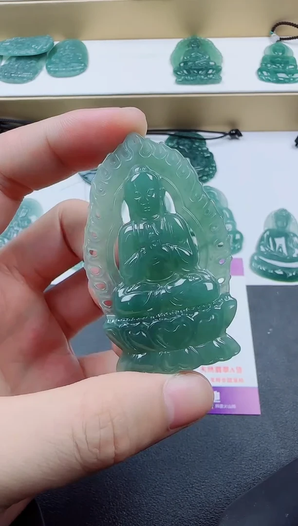 翡翠未镶嵌颈饰大日多样性发货随机一件发货