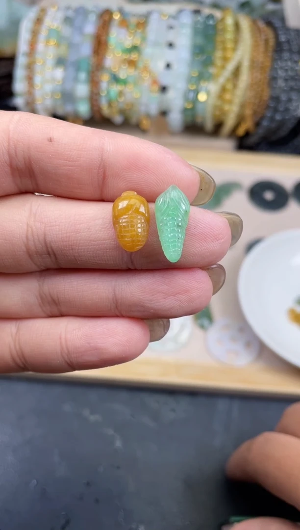 【闪购商品】翡翠颈饰未镶嵌天然翡翠玉米2包94