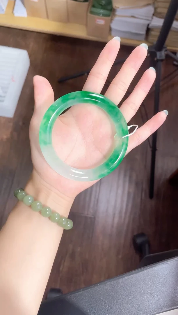 未镶嵌满圈飘翠石英岩玉050 圈口60-61