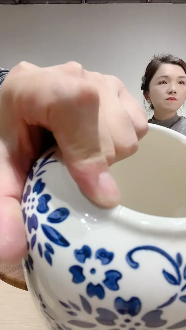 青花小口部为裂陶瓷