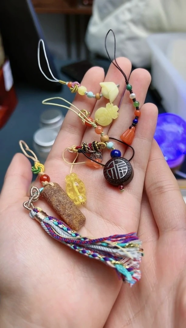 【闪购商品】蜜蜡裸石未镶嵌蜜蜡挂件套装*1 YX